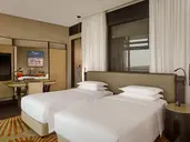 Grand Hyatt Abu Dhabi Hotel & Residences – Emirates Pearl