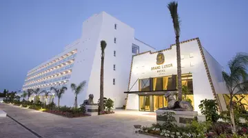 Grand Luxor Hotel