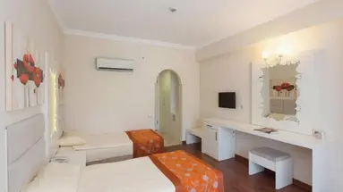 Grand Miramor Hotel
