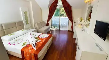 GRAND MIRAMOR HOTEL