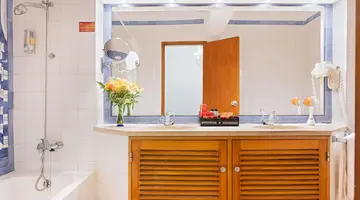 Grand Muthu Oura View Beach Club