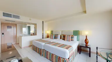 GRAND OASIS PALM
