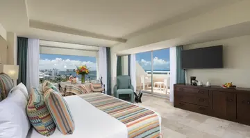 Grand Oasis Palm