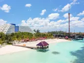 GRAND OASIS PALM