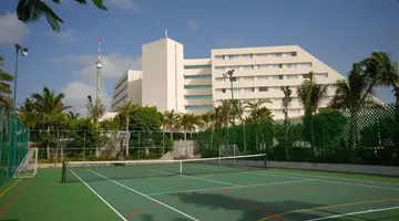 Grand Oasis Palm