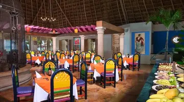 Grand Oasis Palm