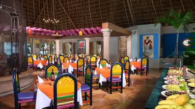Grand Oasis Palm