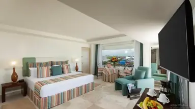 Grand Oasis Palm