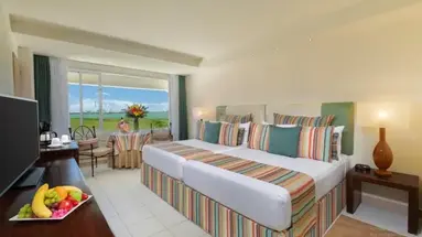 Grand Oasis Palm