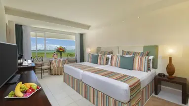 Grand Oasis Palm