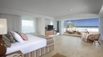 Grand Oasis Palm