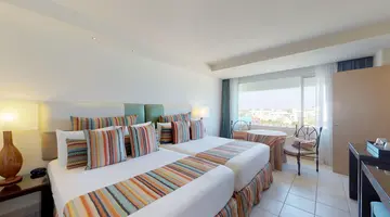 GRAND OASIS PALM