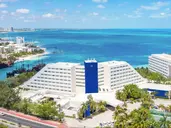 GRAND OASIS PALM
