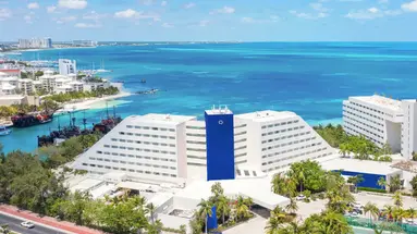 GRAND OASIS PALM