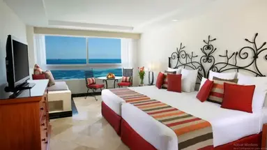 Grand Oasis Palm