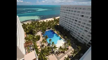Grand Oasis Palm