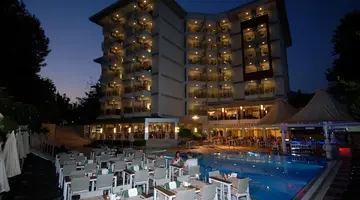 Grand Okan Hotel