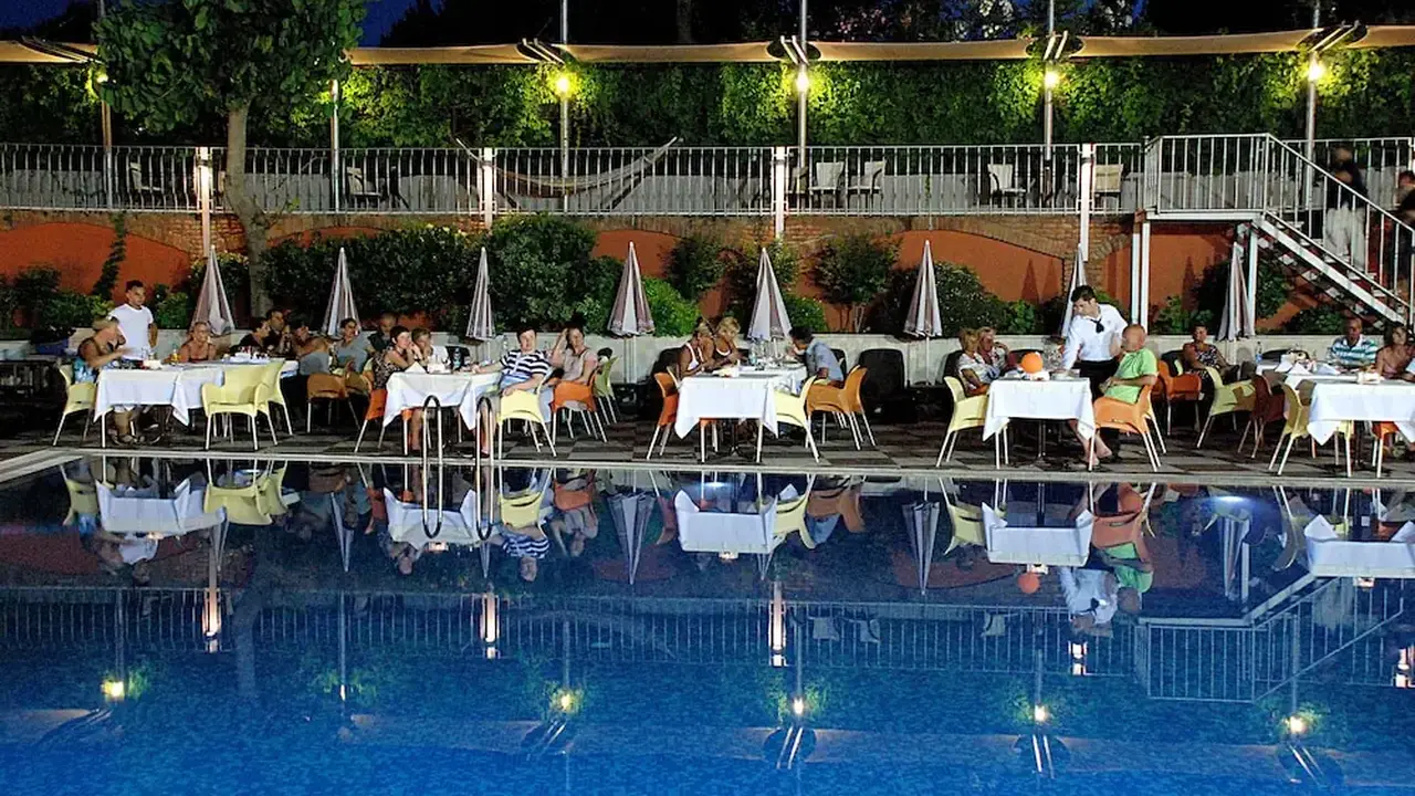 Grand Okan Hotel