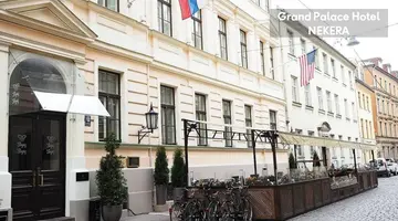 Grand Palace Hotel