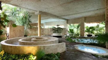 Grand Palladium Colonial Resort & Spa