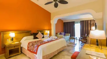 Grand Palladium Colonial Resort & Spa
