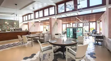 Grand Palladium White Island Resort and Spa