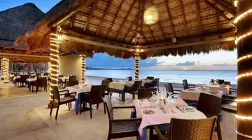 Grand Palladium White Sand Resort & Spa
