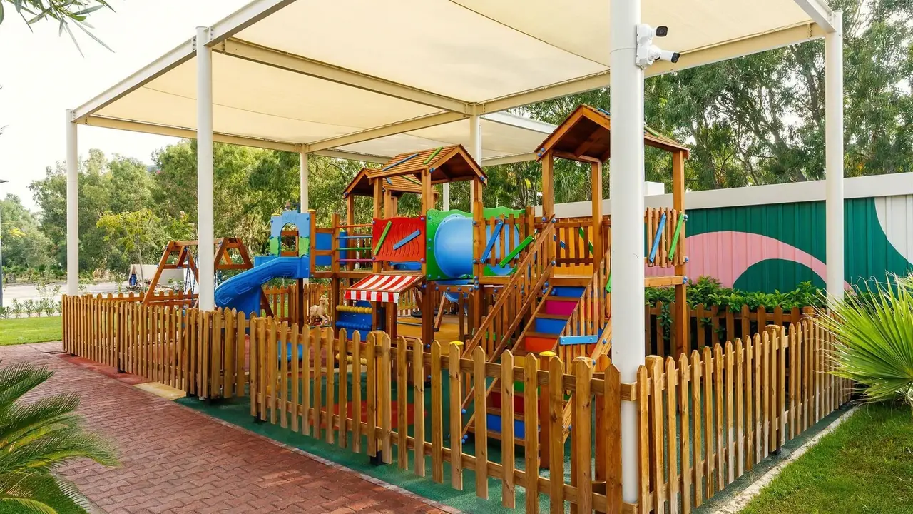 Grand Park Lara