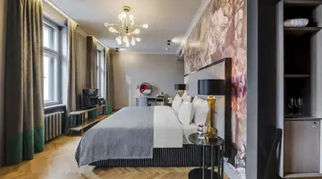 Grand Poet Hotel by Semarah