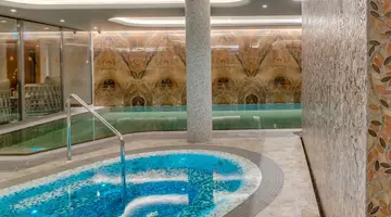 Grand Poet Hotel by Semarah
