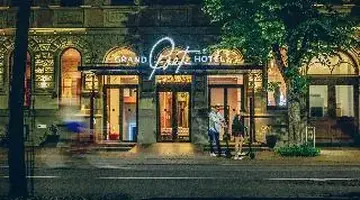 Grand Poet Hotel by Semarah