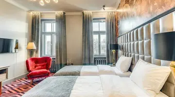 Grand Poet Hotel by Semarah