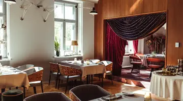 Grand Poet Hotel by Semarah