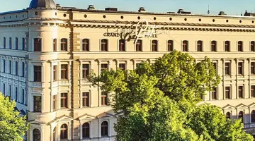 Grand Poet Hotel by Semarah