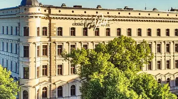 Grand Poet Hotel by Semarah