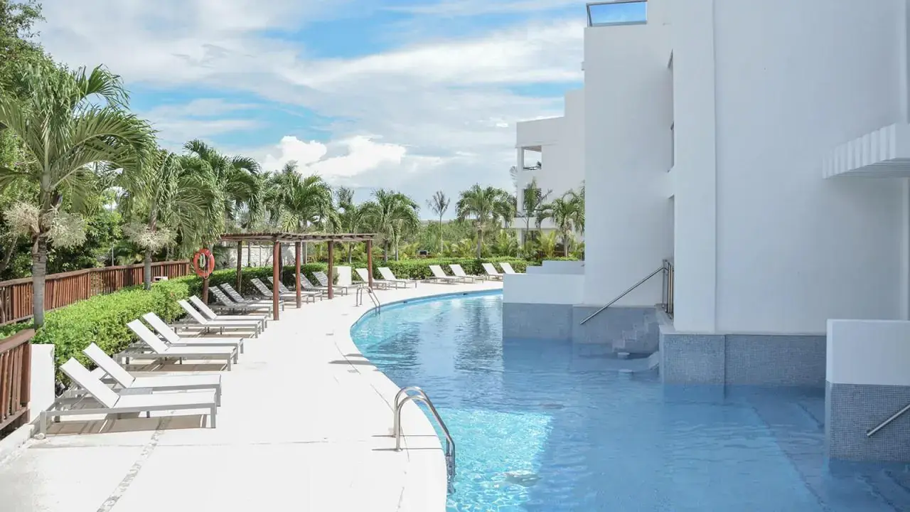 Grand Riviera Princess