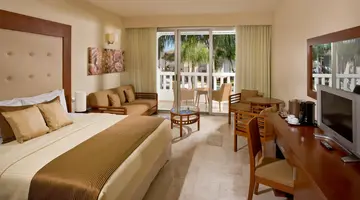 Grand Riviera Princess