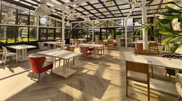 Grand Royal Hotel