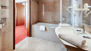 Grand Royal Hotel