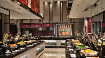 GRANDE CENTRE POINT SURAWONG