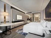 GRANDE CENTRE POINT SURAWONG