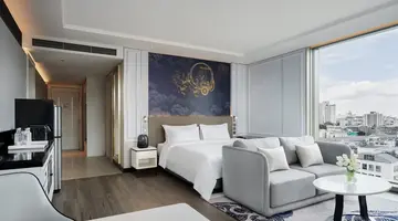 GRANDE CENTRE POINT SURAWONG