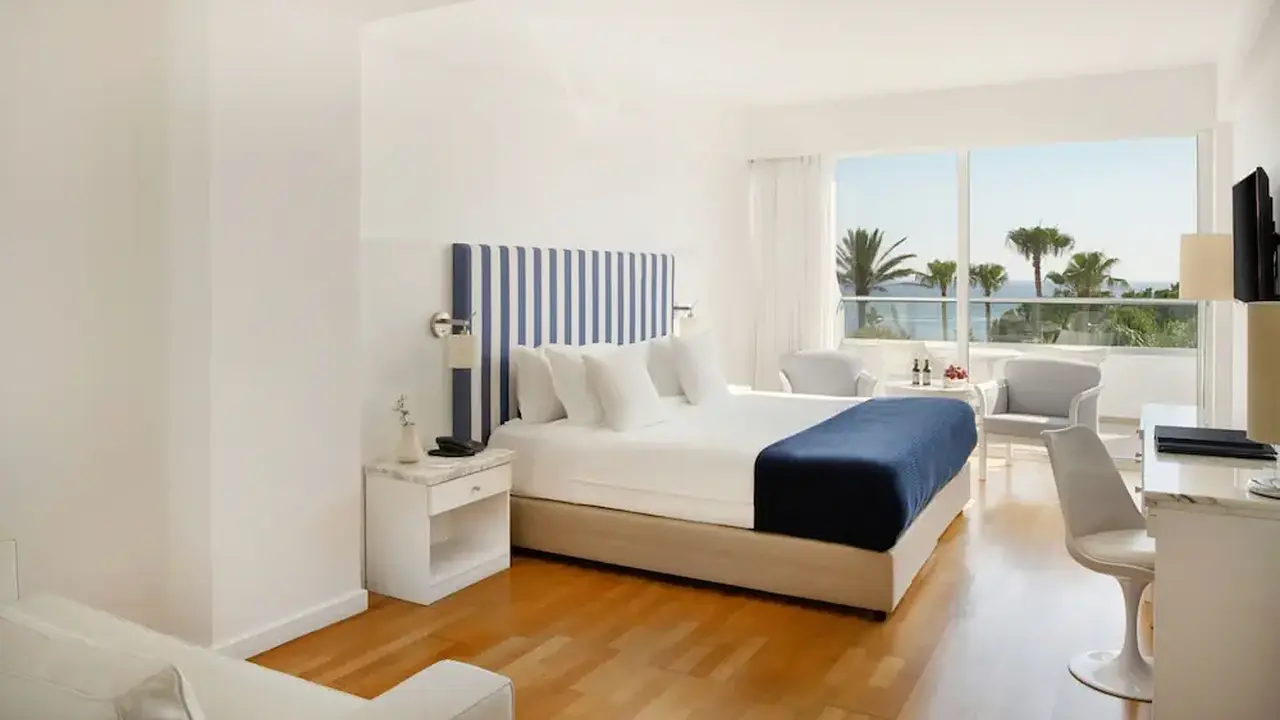 Grecian Sands Hotel