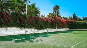 Grecian Sands Hotel