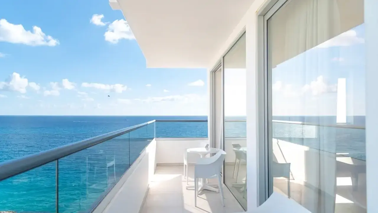 Grecian Sands Hotel