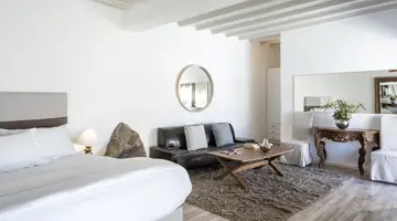 Greco Philia Elia Mykonos