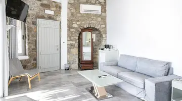 Greco Philia Elia Mykonos