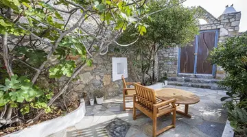 Greco Philia Elia Mykonos