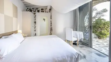 Greco Philia Elia Mykonos