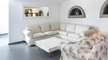 Greco Philia Elia Mykonos